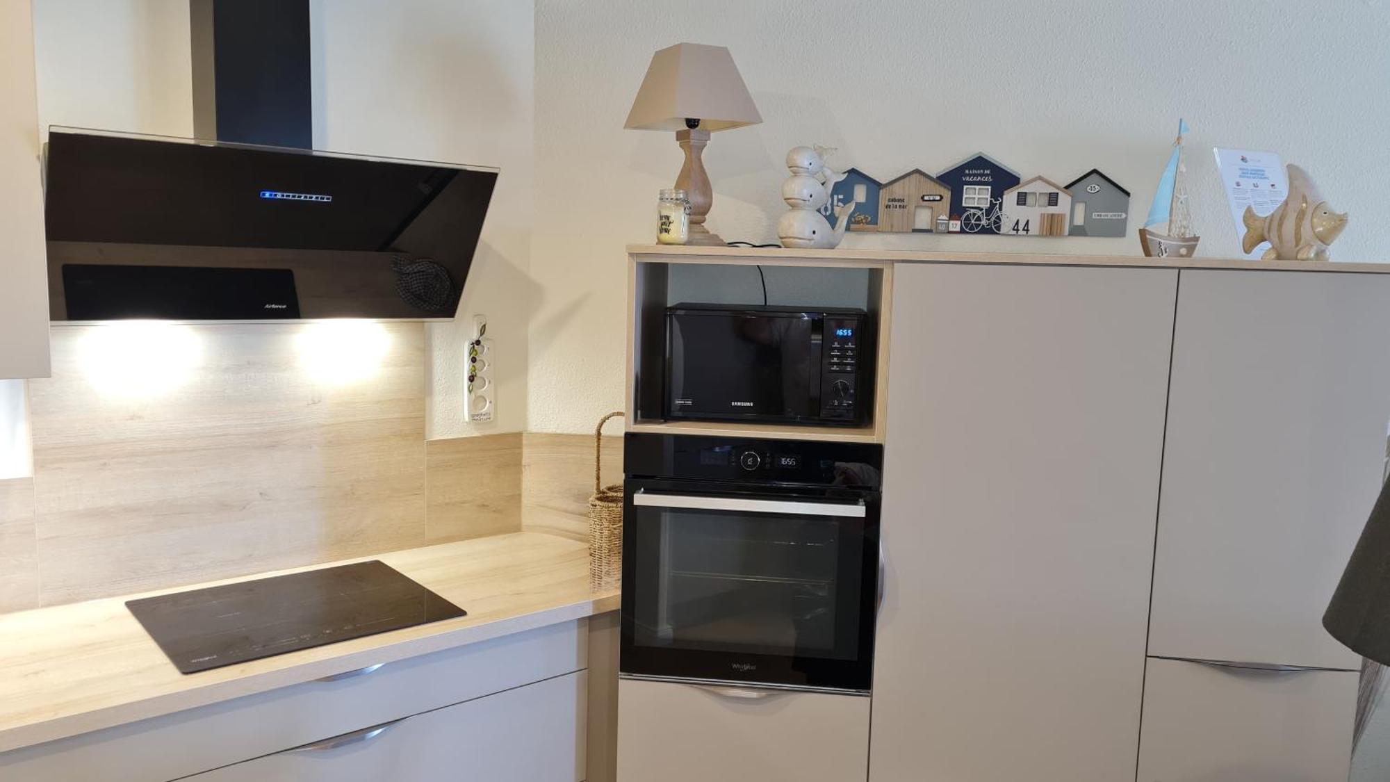 Seaside501 - Completely Renovated, At 5 Minutes Walk From *