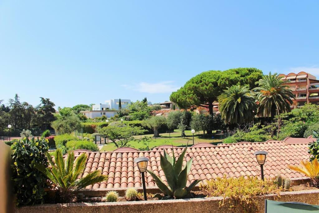 Blue Bay Home, Tennis, Piscine, Boulodrome Appartement Antibes
