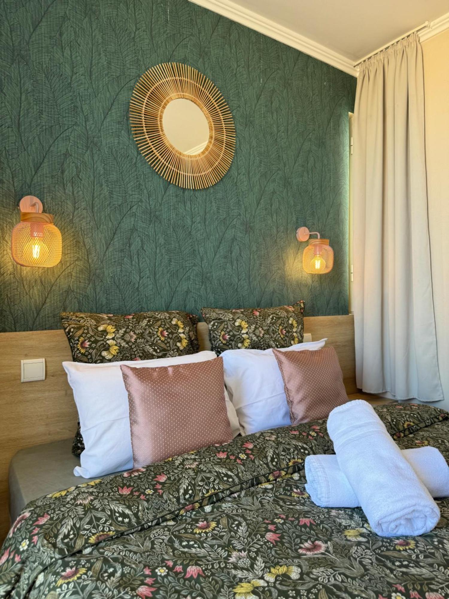 Penthouse - Jacuzzi - Terrace - Parking - 2 Pools Antibes