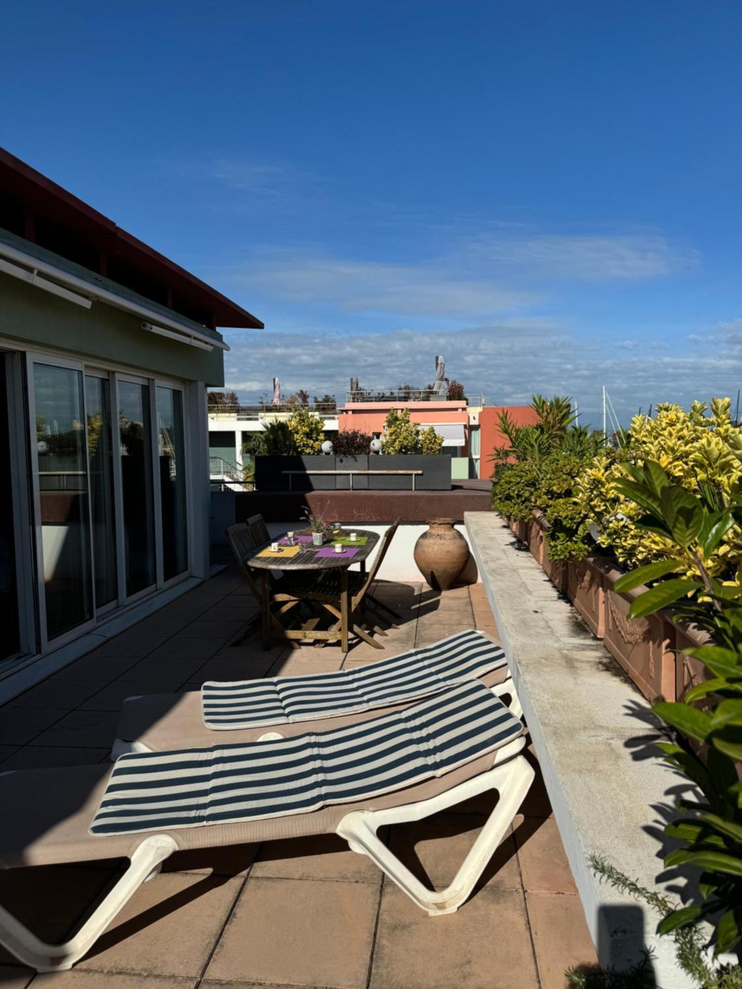 Penthouse - Jacuzzi - Terrace - Parking - 2 Pools *