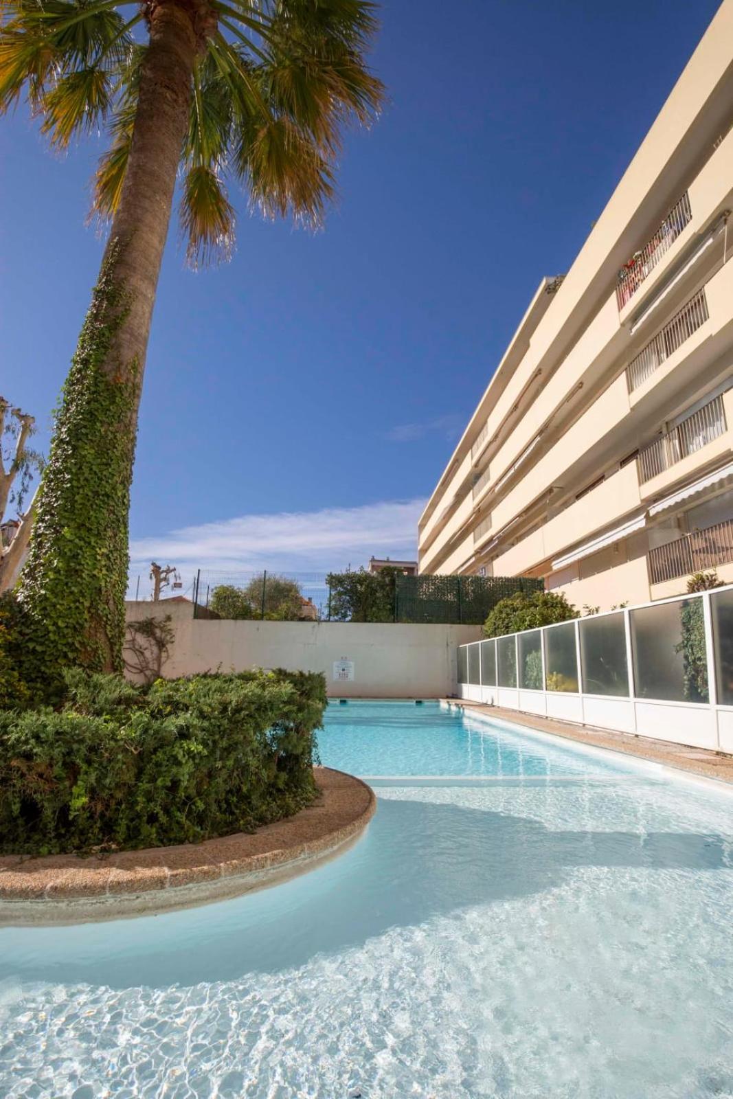 Cap D'antibes 2 Bdr With Parking Swimming Pool And Ac Apartamento Antibes