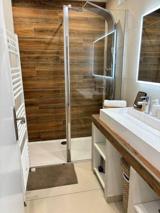 Elegant T3 Avec Jardin Privatif A 5 Min Des Plages Apartment Antibes