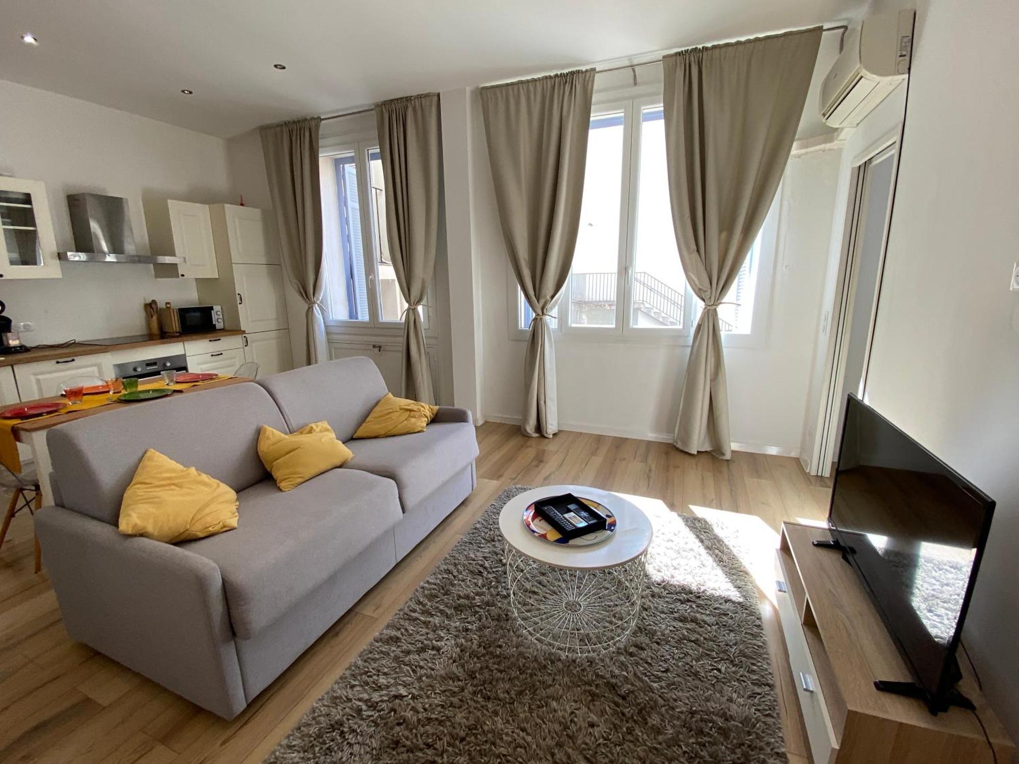 Peaceful Centre Apt- 5b Soleau-stayinantibes * Antibes