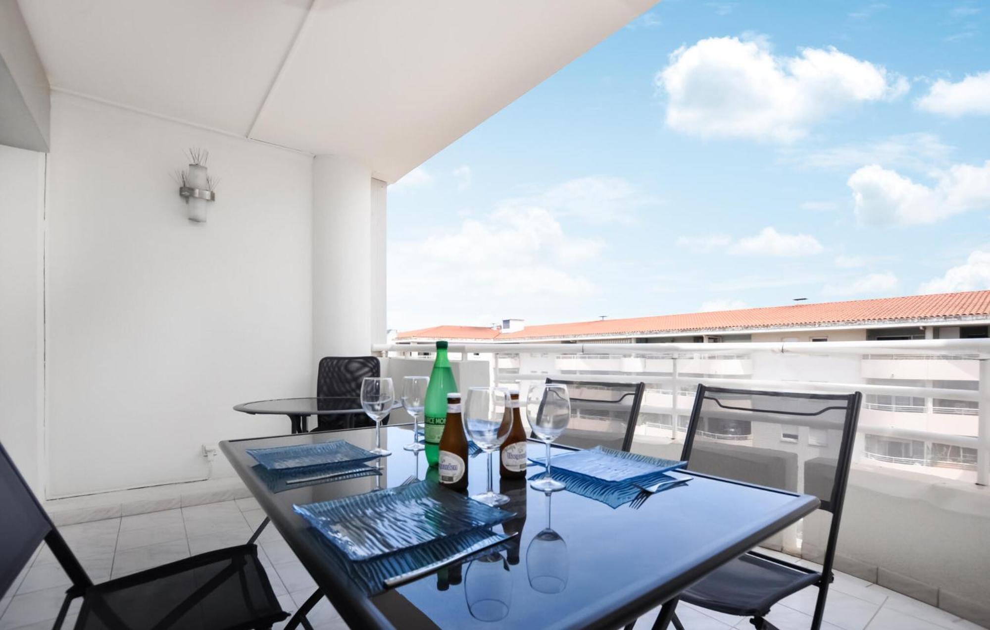 1 Bedroom Stunning In Apartment *