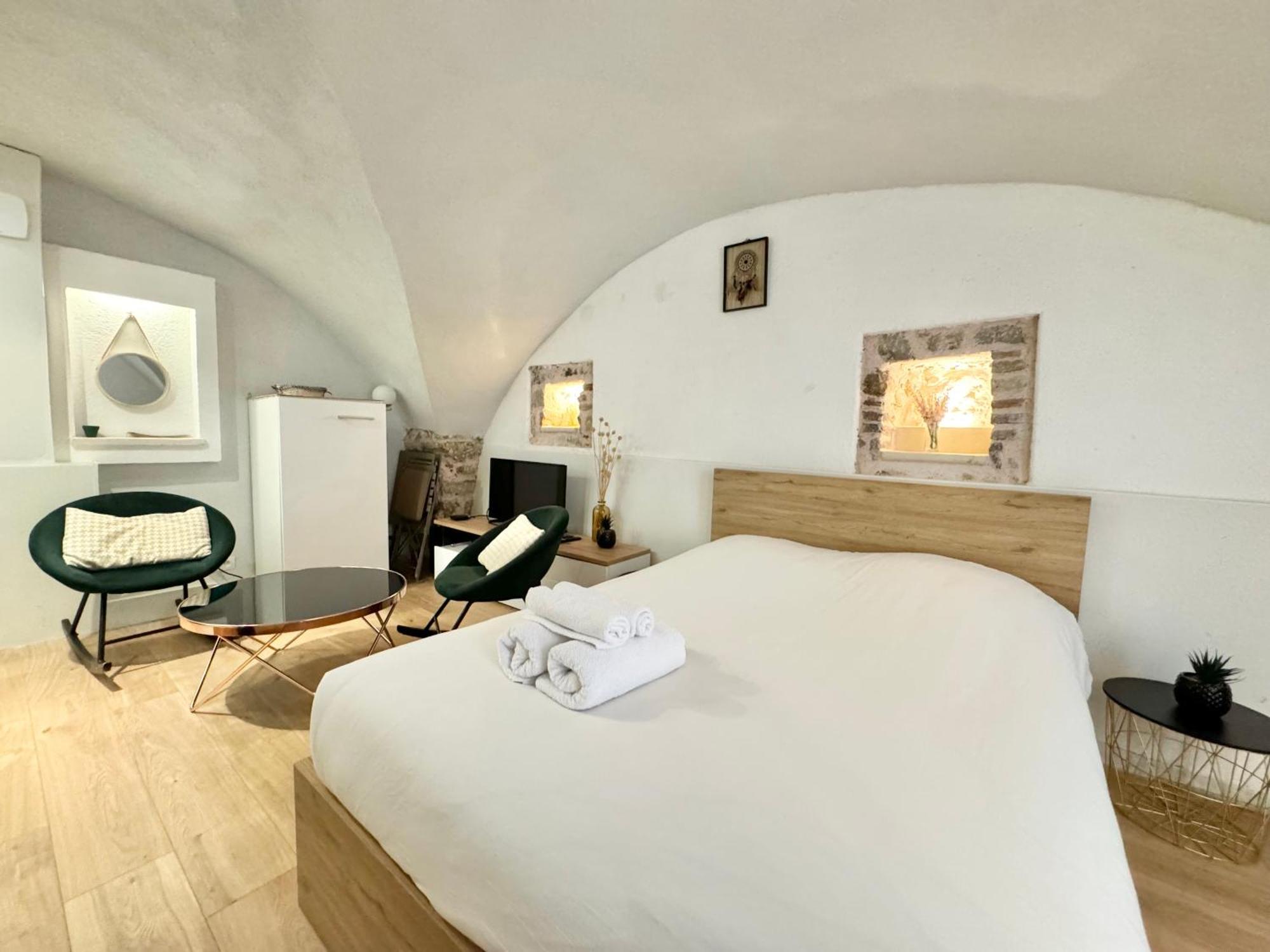 Apartment Vieil Rue Du Bateau Antibes