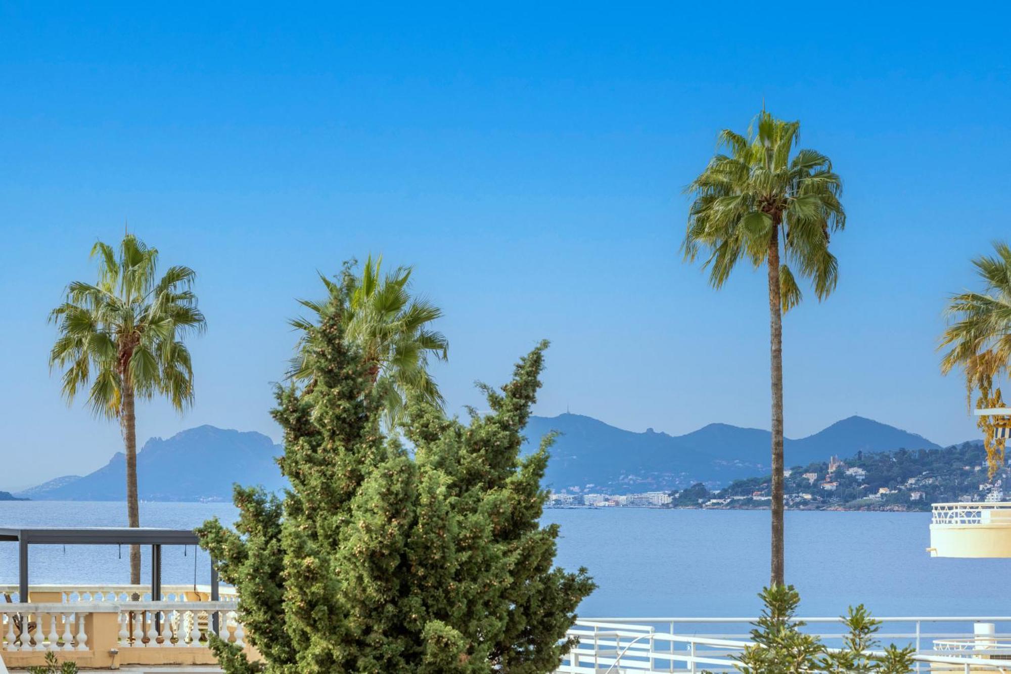 Les Tropiques Bord De Juan Les Pins Apartamento