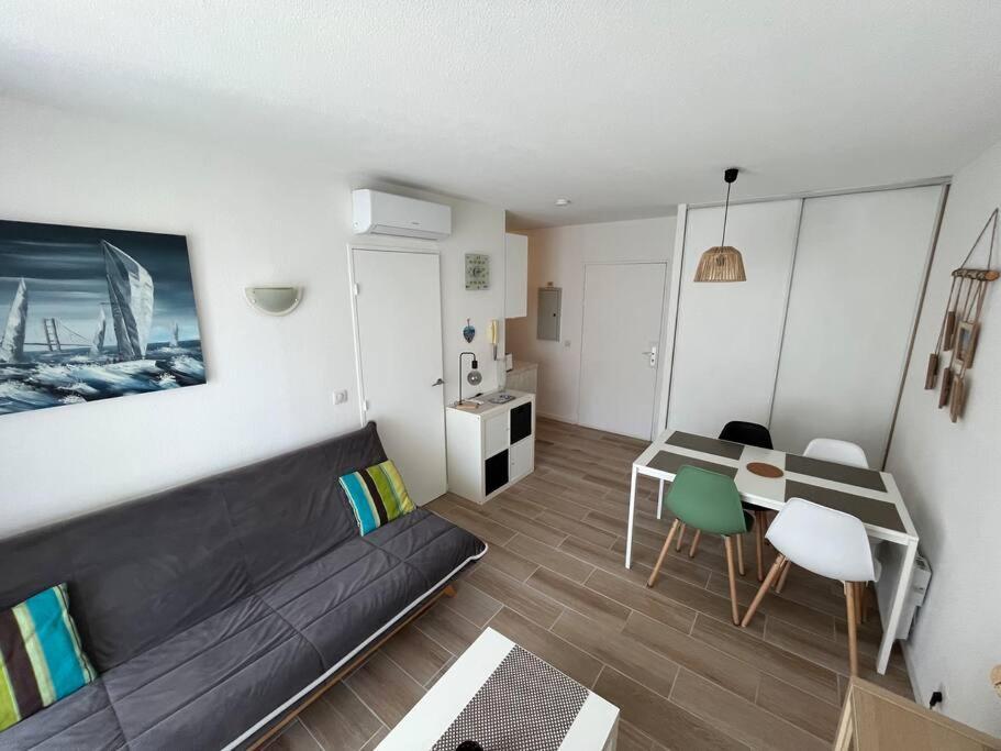 F2 Climatise, Piscine, Parking, A Pied Apartment Antibes