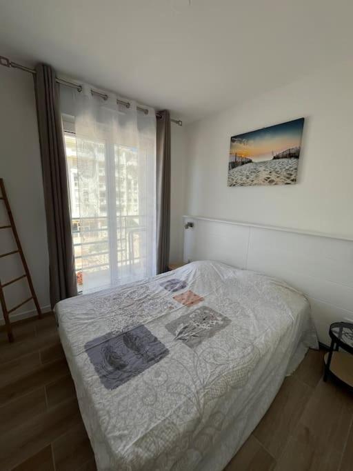 Apartment F2 Climatise, Piscine, Parking, A Pied *