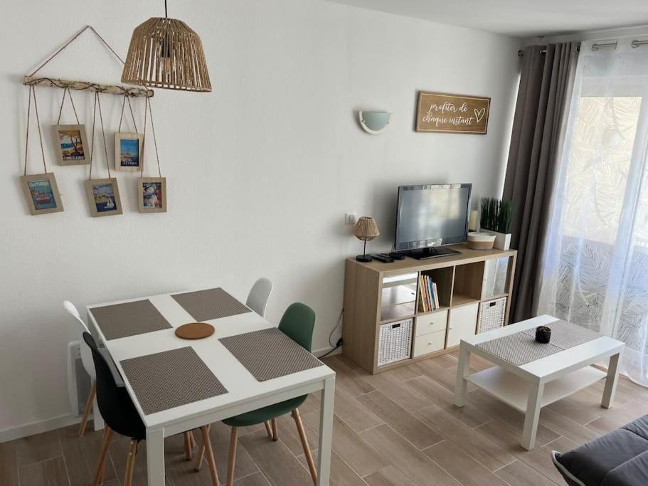 F2 Climatise, Piscine, Parking, A Pied Apartment *