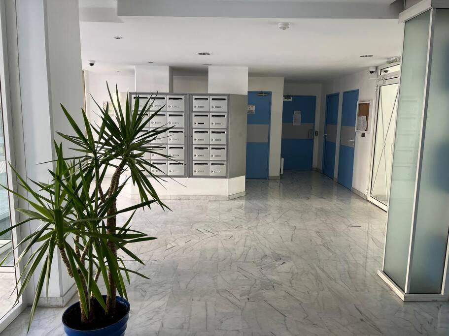 F2 Cozy Vue Mer, Piscine, Parking, A Pied ! * Antibes