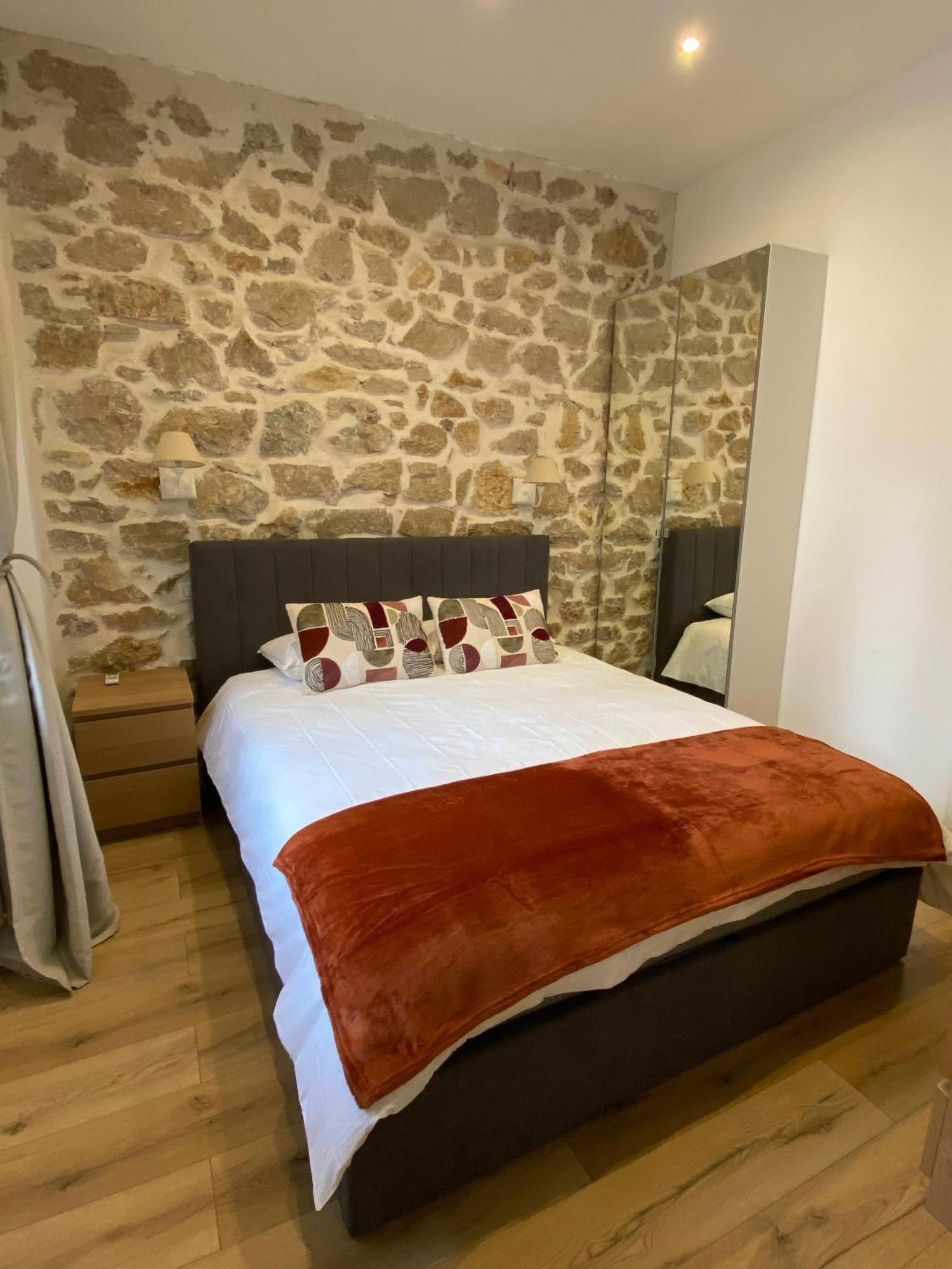 Peaceful Centre Apt- 5b Soleau-stayinantibes