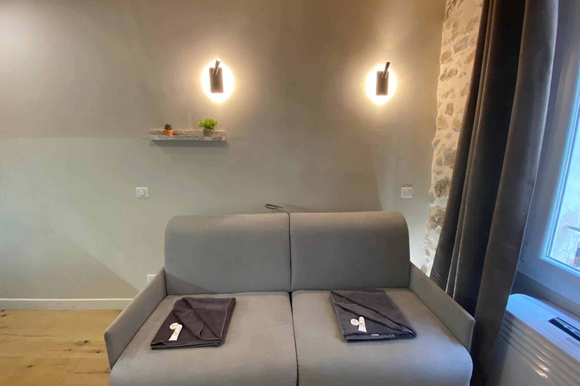 06ck Cosy In The Heart Of Old Apartment