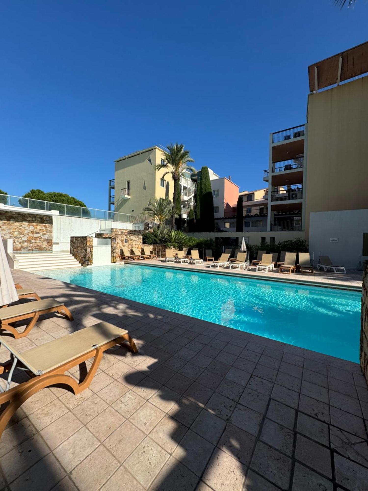 Penthouse - Jacuzzi - Terrace - Parking - 2 Pools Apartment Antibes
