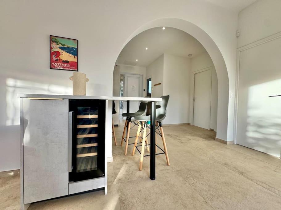 Apartment Florida, 8 Prs, Piscine, Clim, Parking Antibes