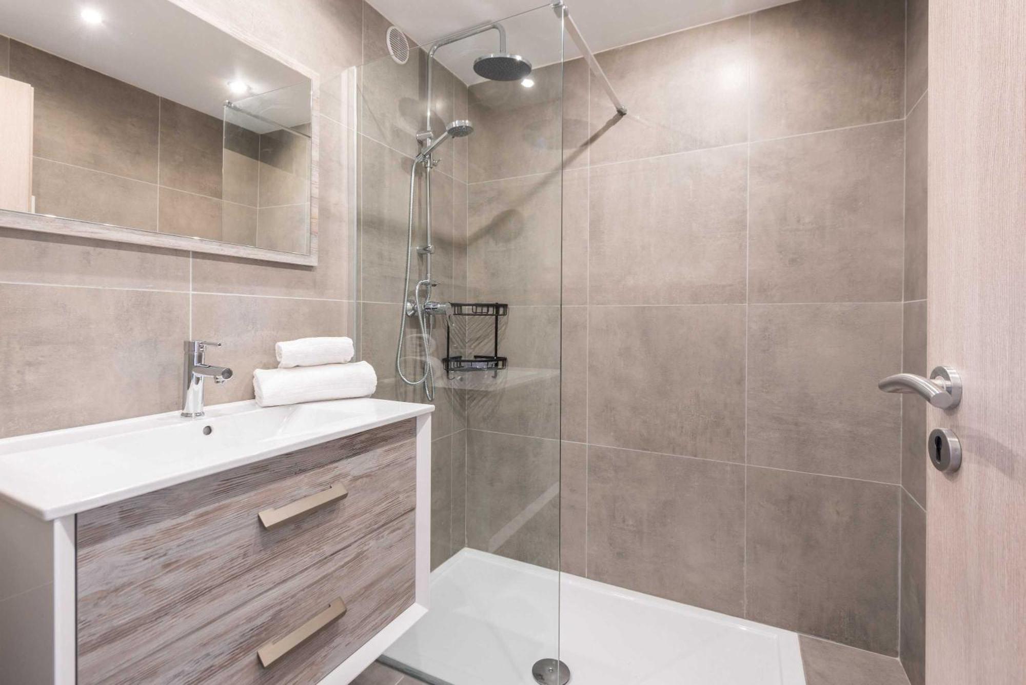 Beautiful Flat With Balcony - 200m From The Apartment