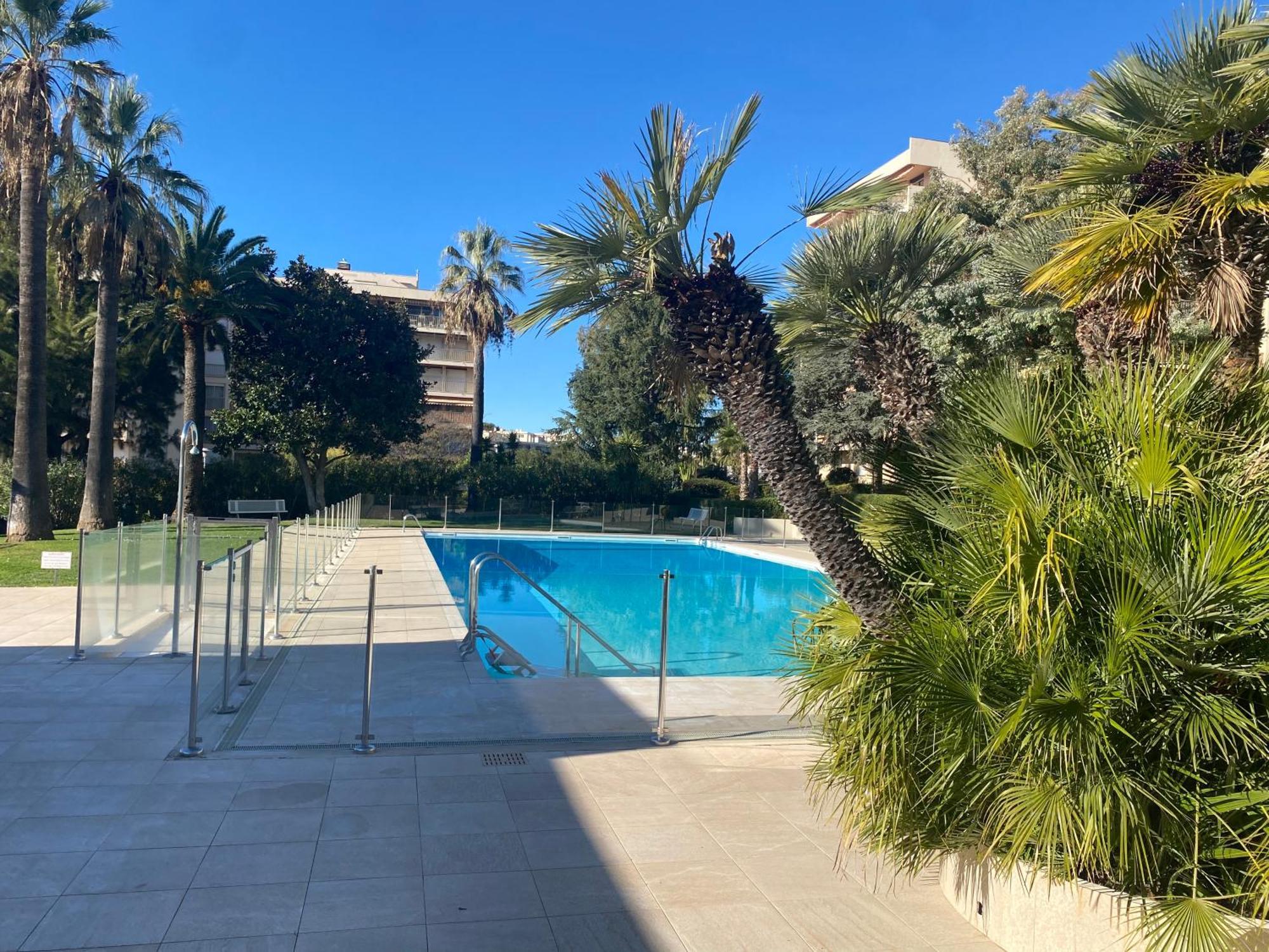 Juan-les-pins, 4 Pieces, 80m2, Luxe Piscine Tennis