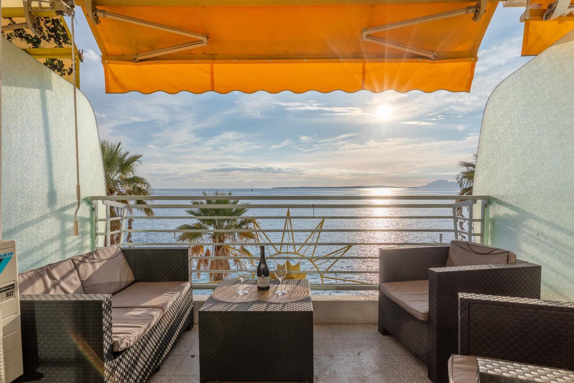 Le Soleil Front De Centre Juan Les Pins Apartment