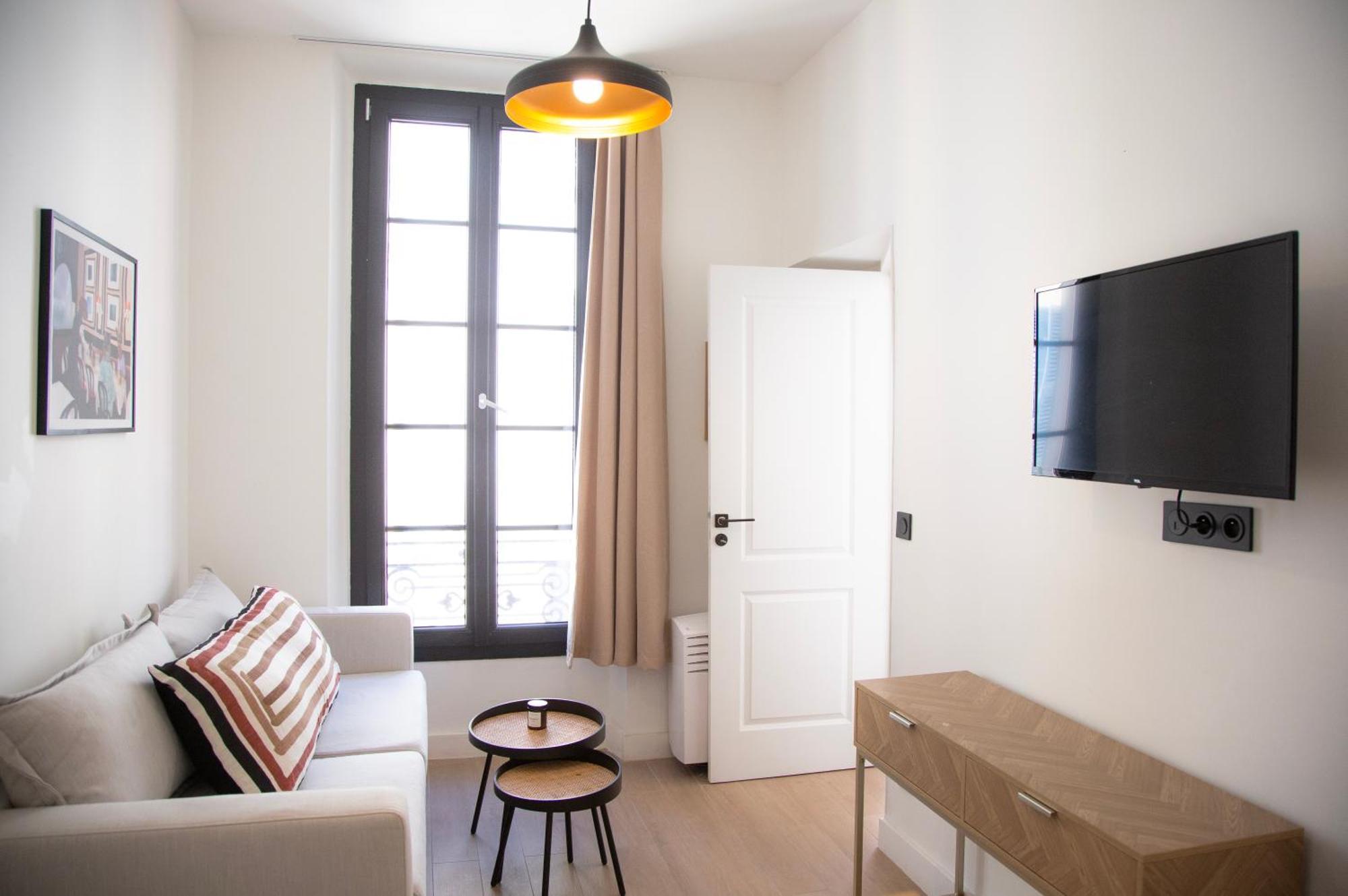 2P Au Coeur Du Vieil Antibes Apartamento