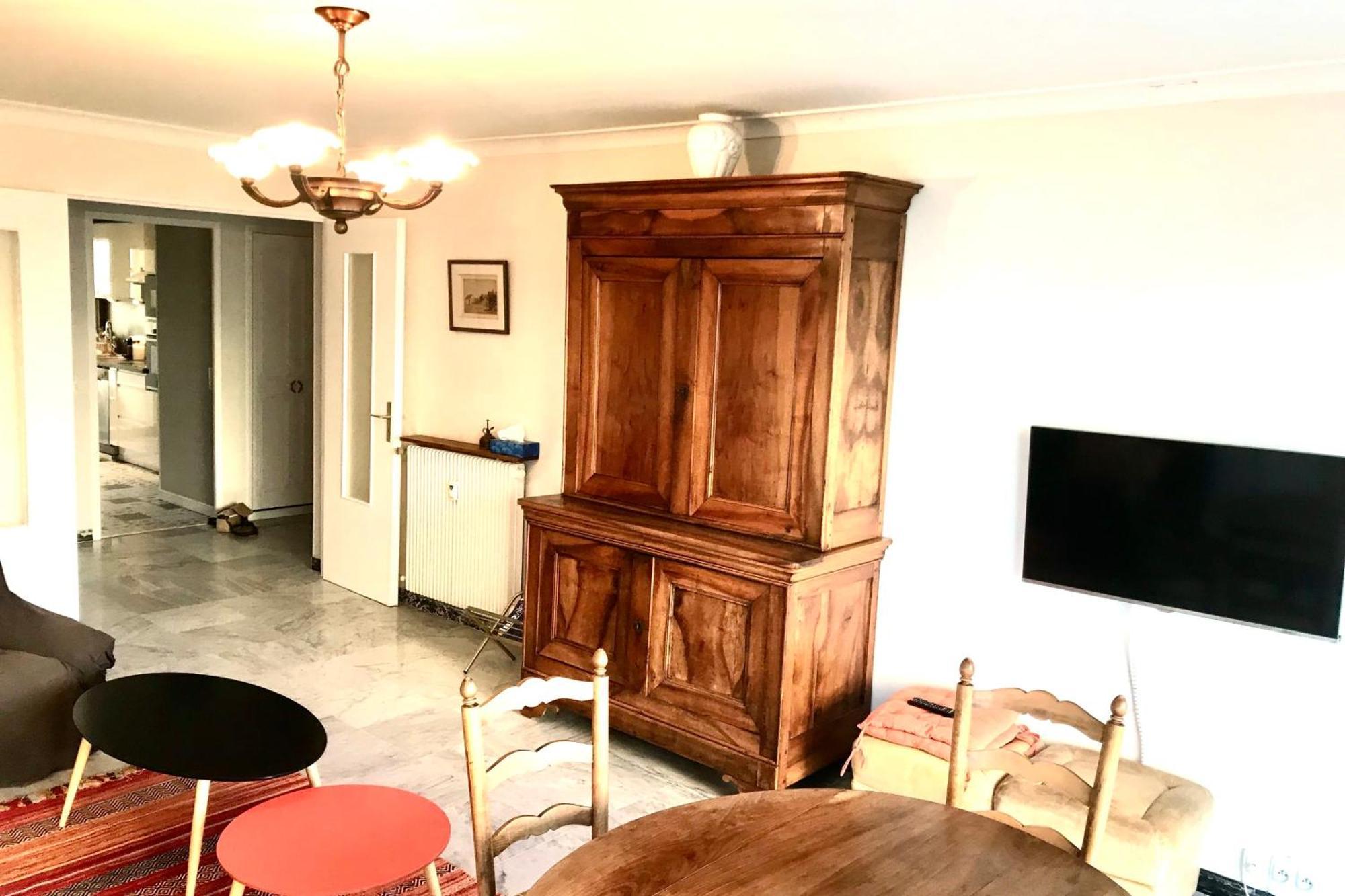 Cap D'antibes 2 Bdr With Parking Swimming Pool And Ac Apartamento