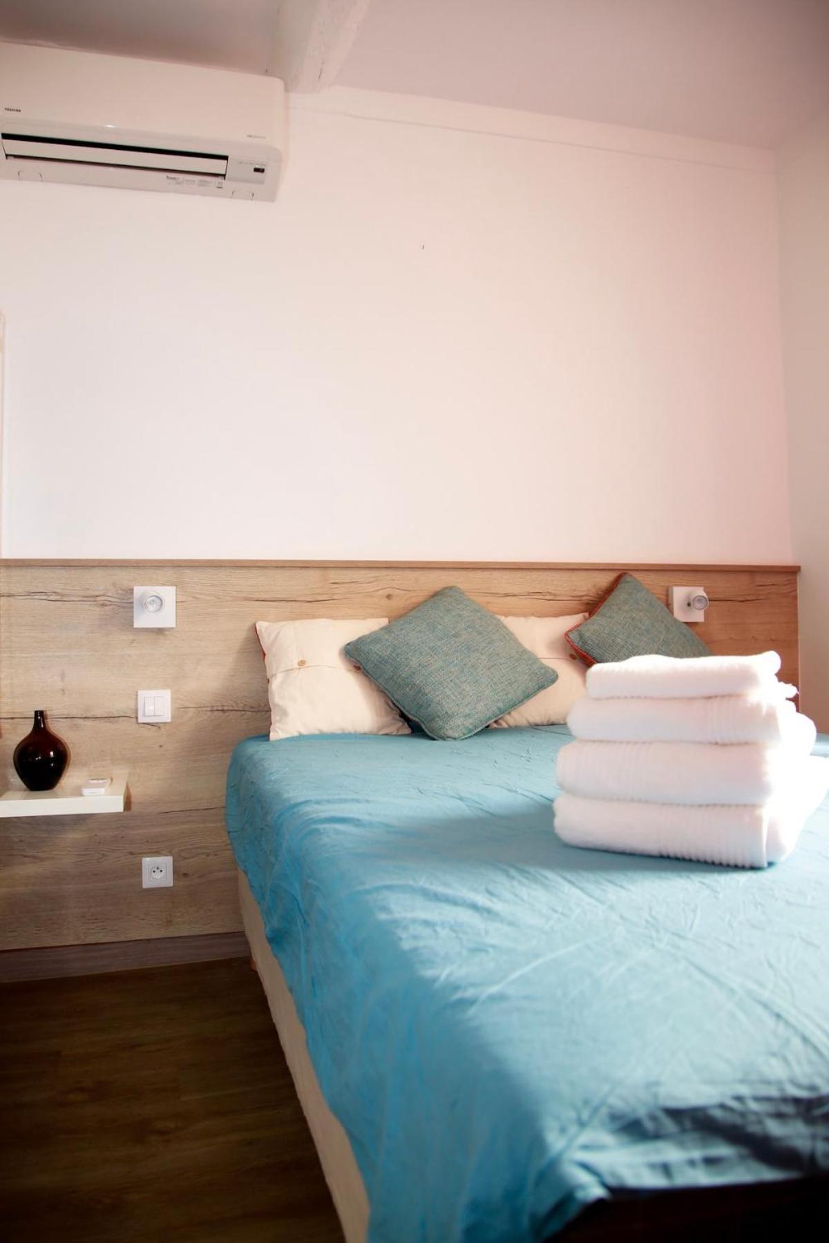 Apartment Charmante Maison Provencale Antibes