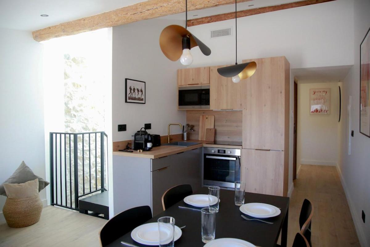 Appartement 3p Avec Terrasse Dans La Vieille Antibes