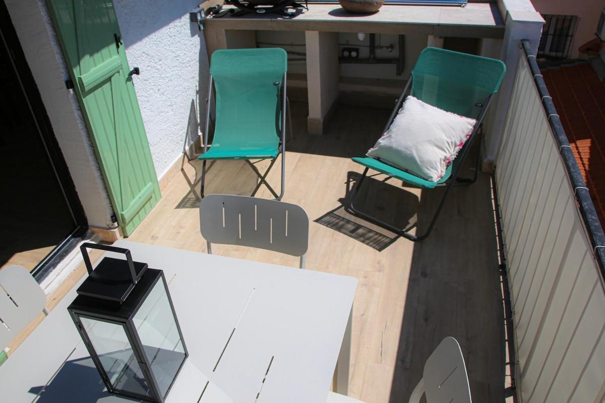 3p Avec Terrasse Dans La Vieille Antibes