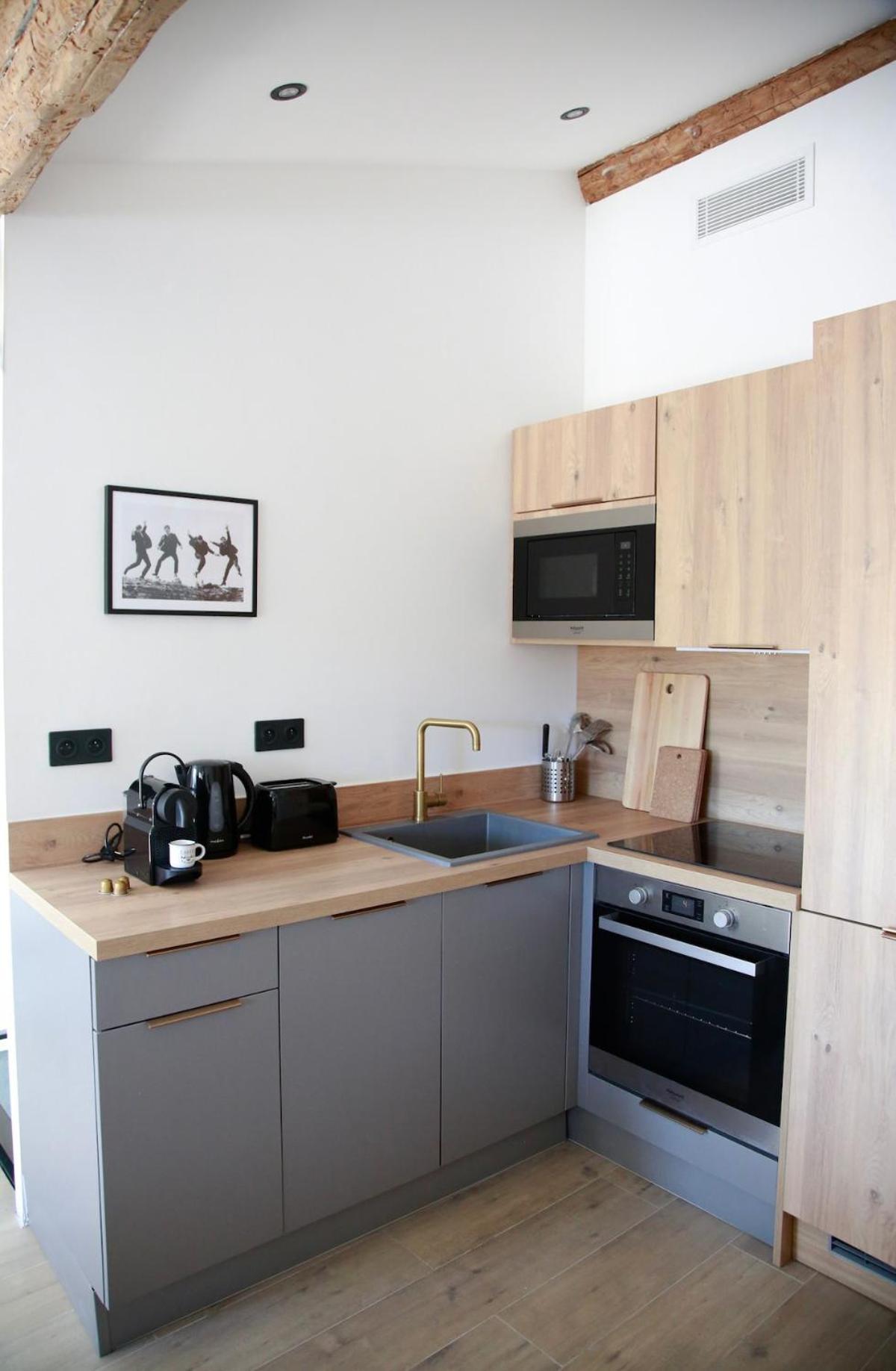 Appartement 3p Avec Terrasse Dans La Vieille *