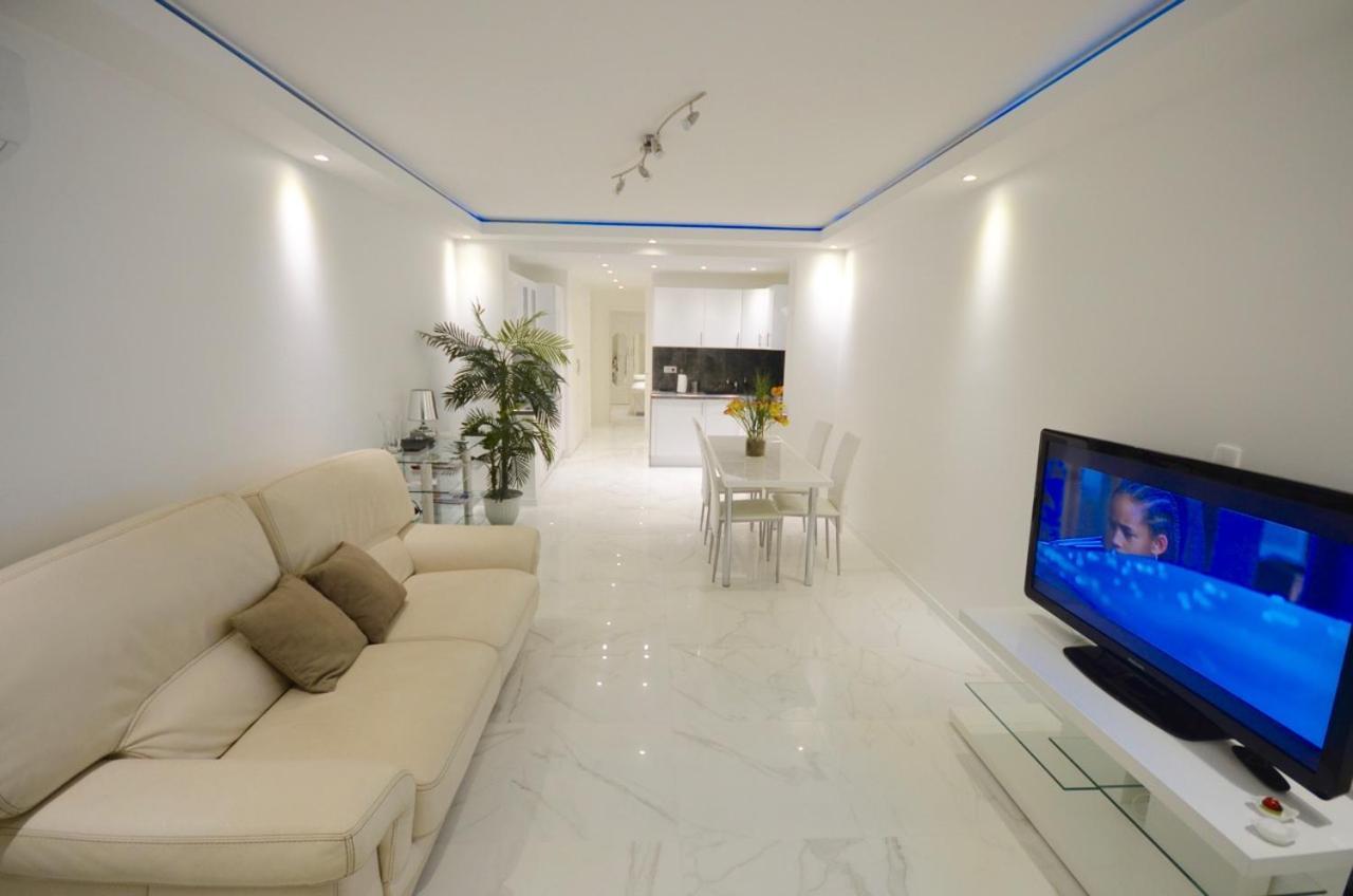 Luxueux De 2 Pieces , Etage Eleve , Terrasse Face A La , A Saisir! * Antibes