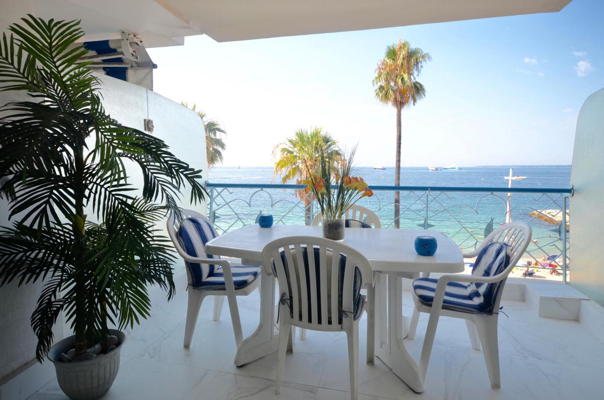 Apartment Luxueux De 2 Pieces , Etage Eleve , Terrasse Face A La , A Saisir! *