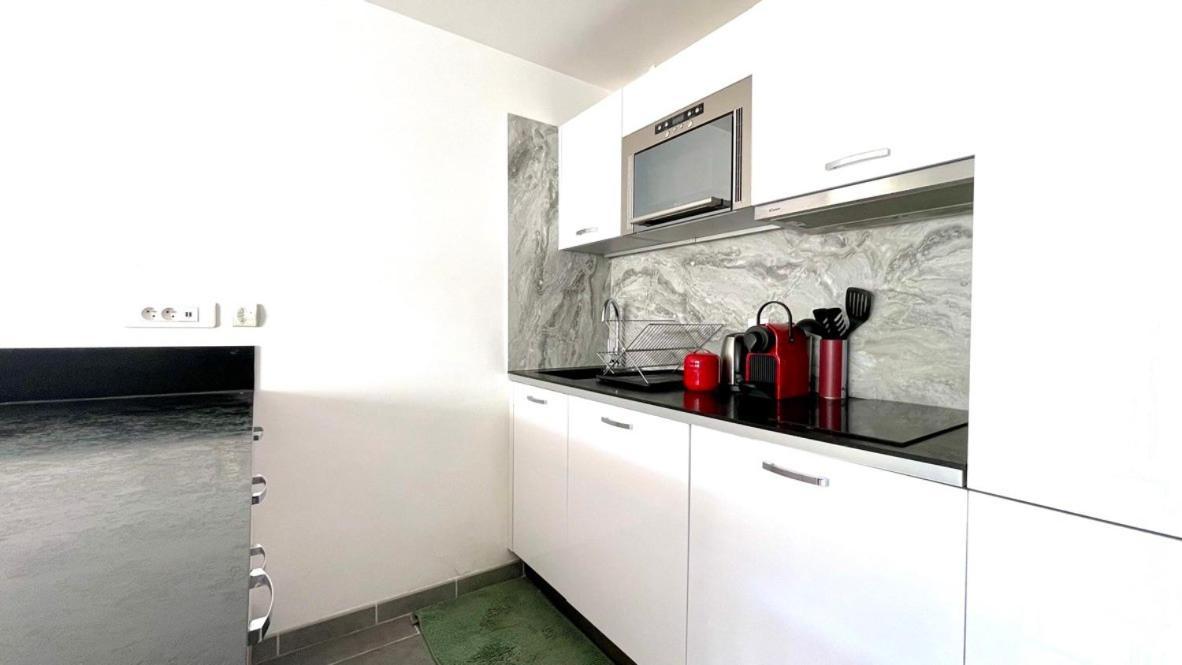 Apartment Incroyable Vue Et Acces ! Antibes