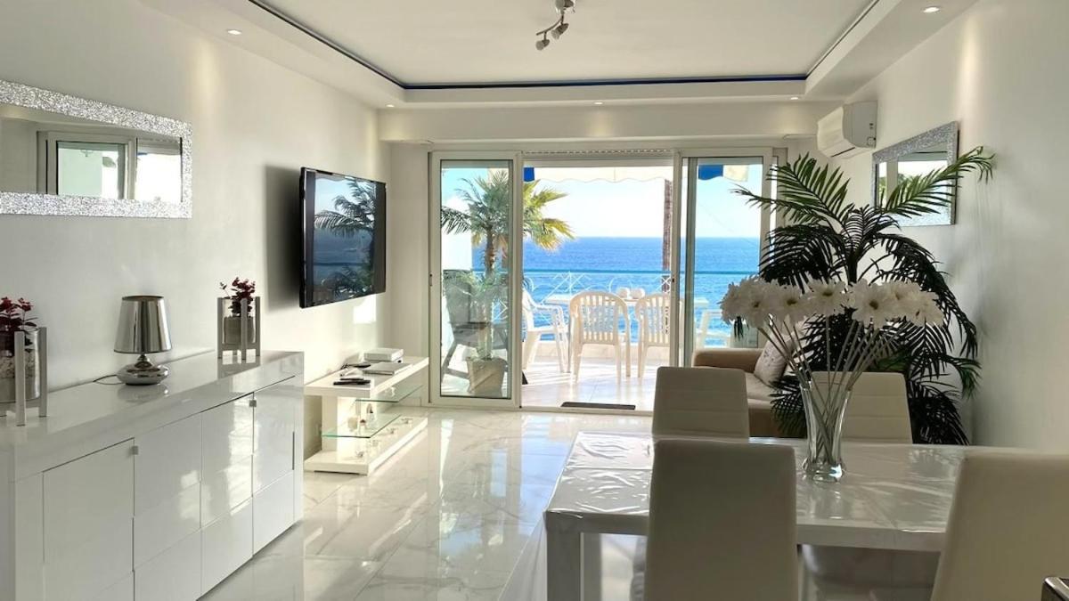 Luxueux De 2 Pieces , Etage Eleve , Terrasse Face A La , A Saisir! Antibes
