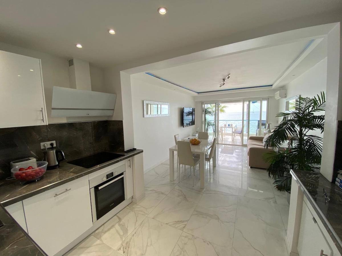 Luxueux De 2 Pieces , Etage Eleve , Terrasse Face A La , A Saisir! * Antibes