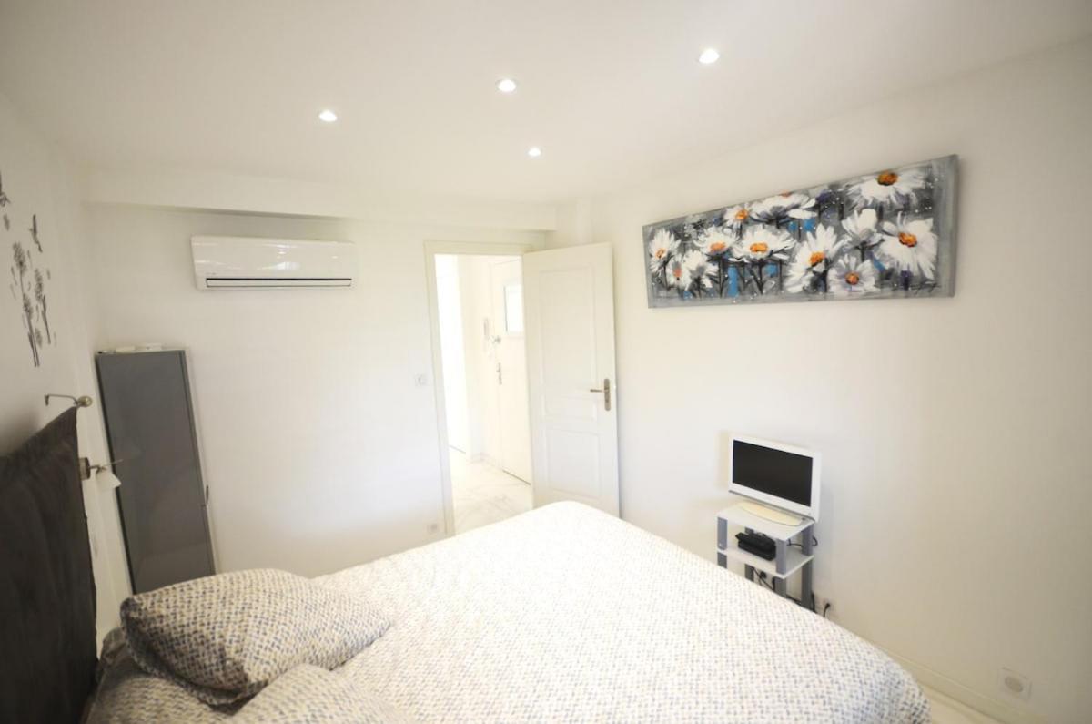 Luxueux De 2 Pieces , Etage Eleve , Terrasse Face A La , A Saisir!