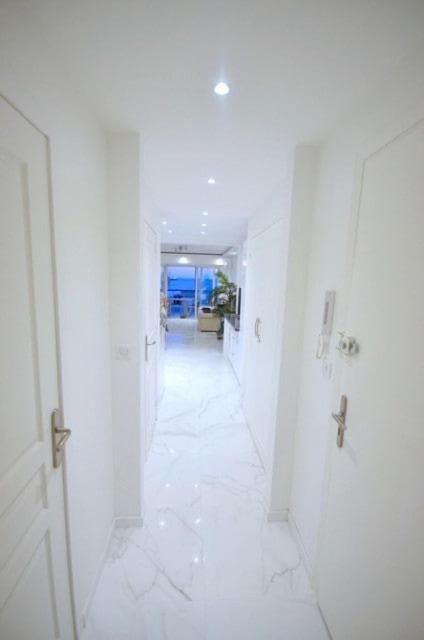 Luxueux De 2 Pieces , Etage Eleve , Terrasse Face A La , A Saisir! Apartment