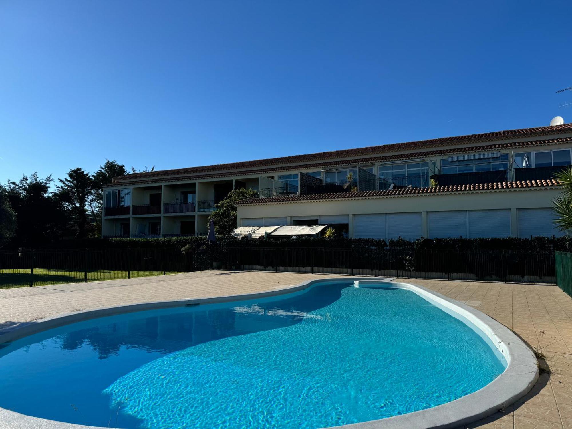 Apartment Le Cocon Marin , Vue , Clim , Parking , Piscine *