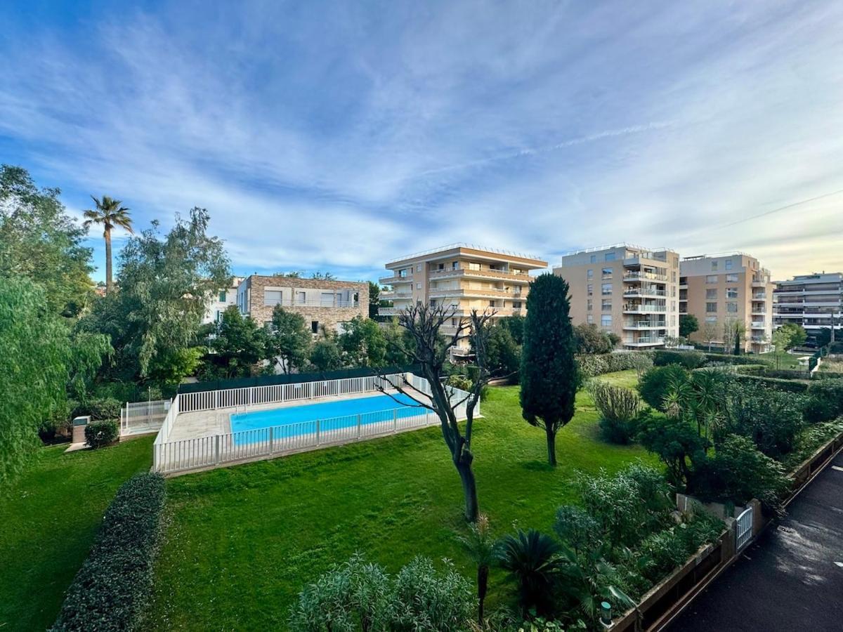 Le Lys - 4 Prs - Clim - Piscine - Parking *