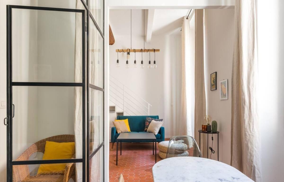Apartment Authentique Au Centre D'antibes