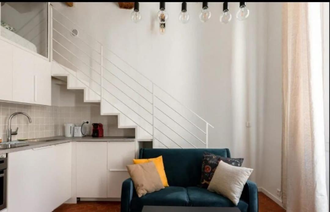 Apartment Authentique Au Centre D'antibes