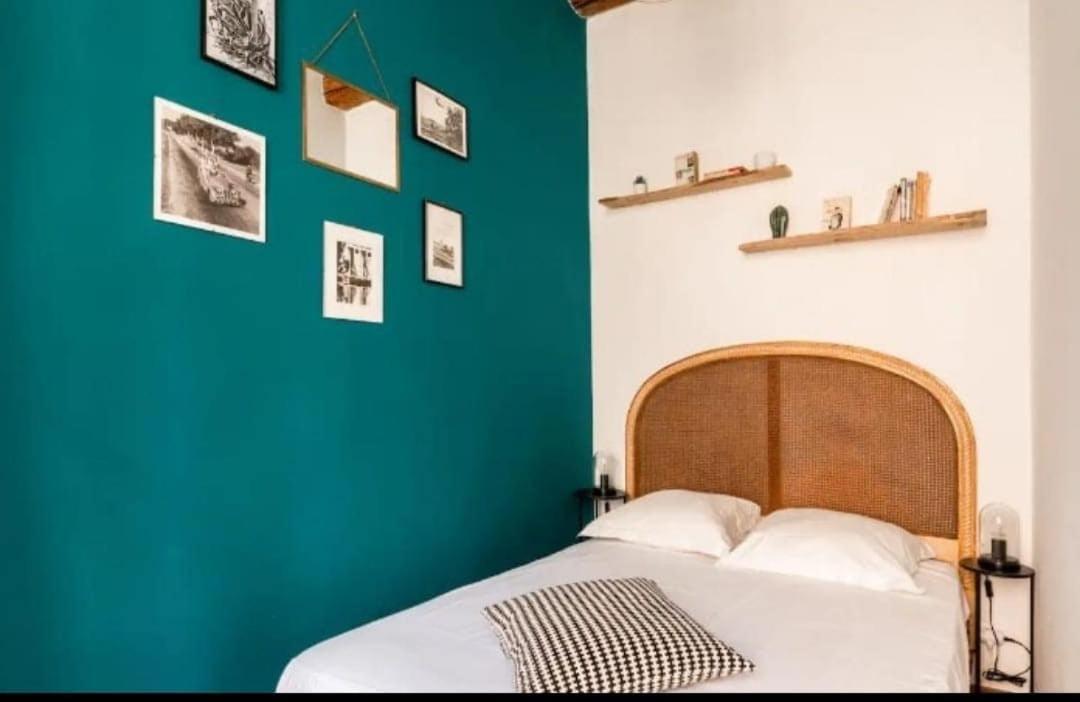 Apartment Authentique Au Centre D'antibes *