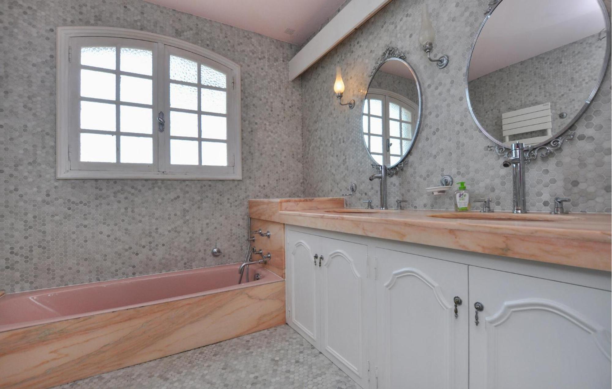 Holiday home In With Private Swimming Pool, Be Inside Or Outside *
