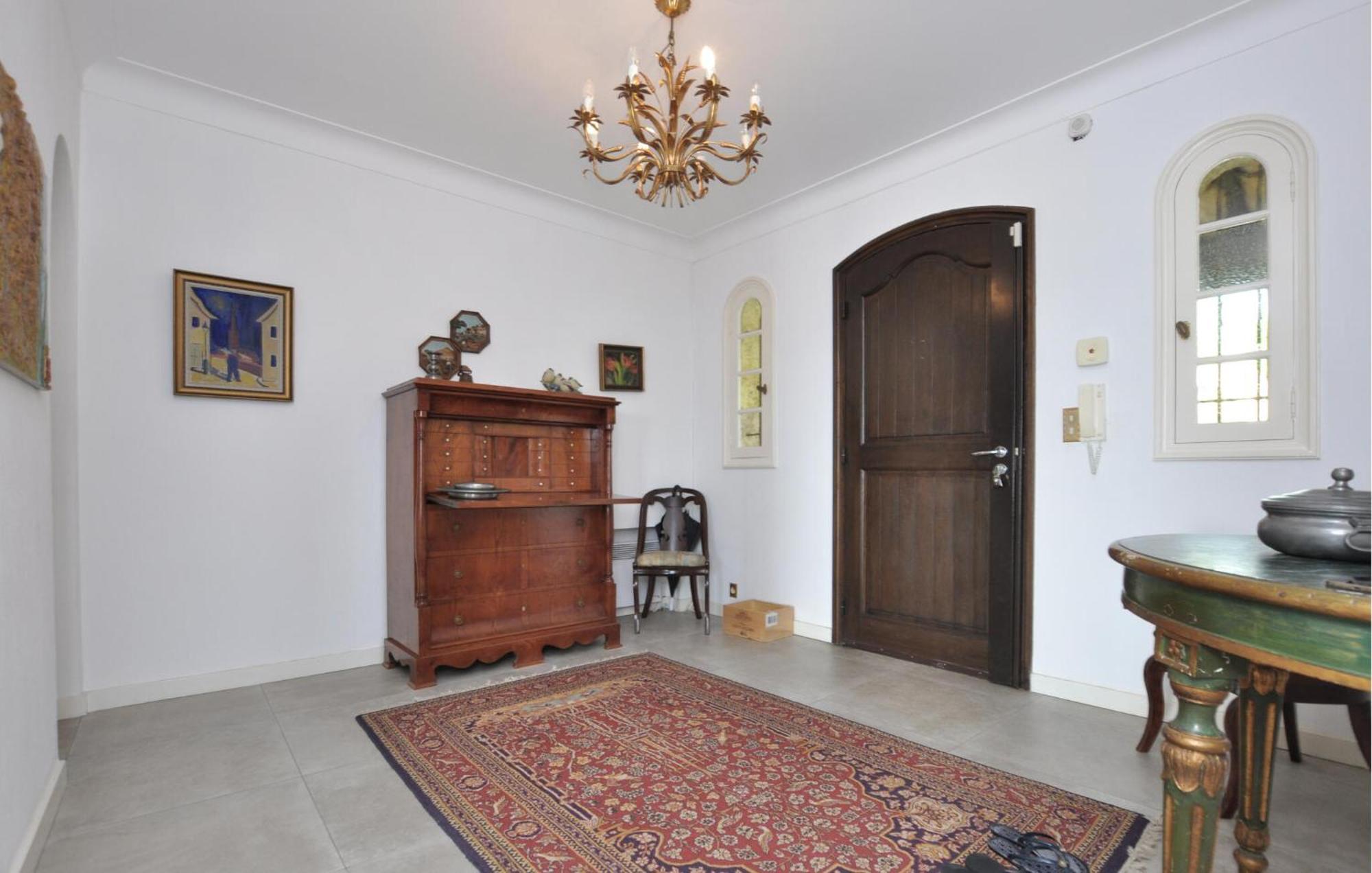 In With Private Swimming Pool, Be Inside Or Outside