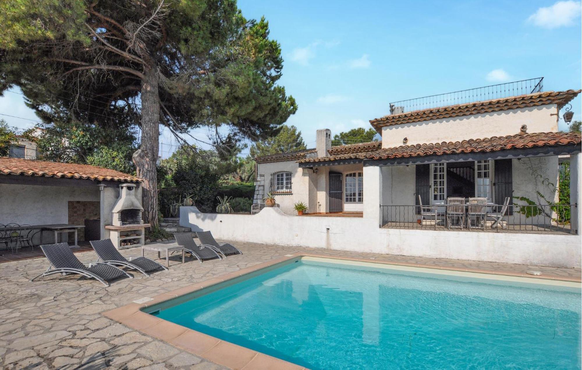 In With Private Swimming Pool, Be Inside Or Outside Holiday home Antibes