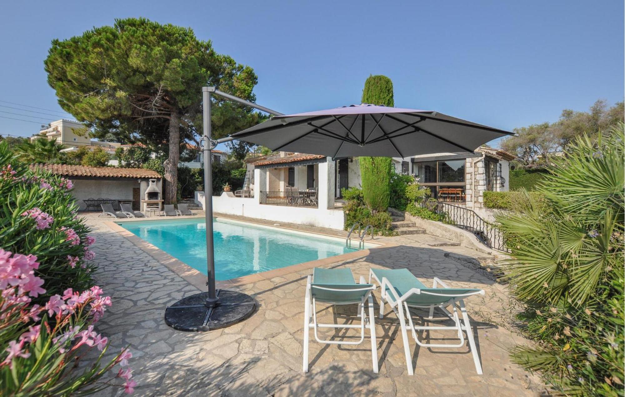 Holiday home In With Private Swimming Pool, Be Inside Or Outside *