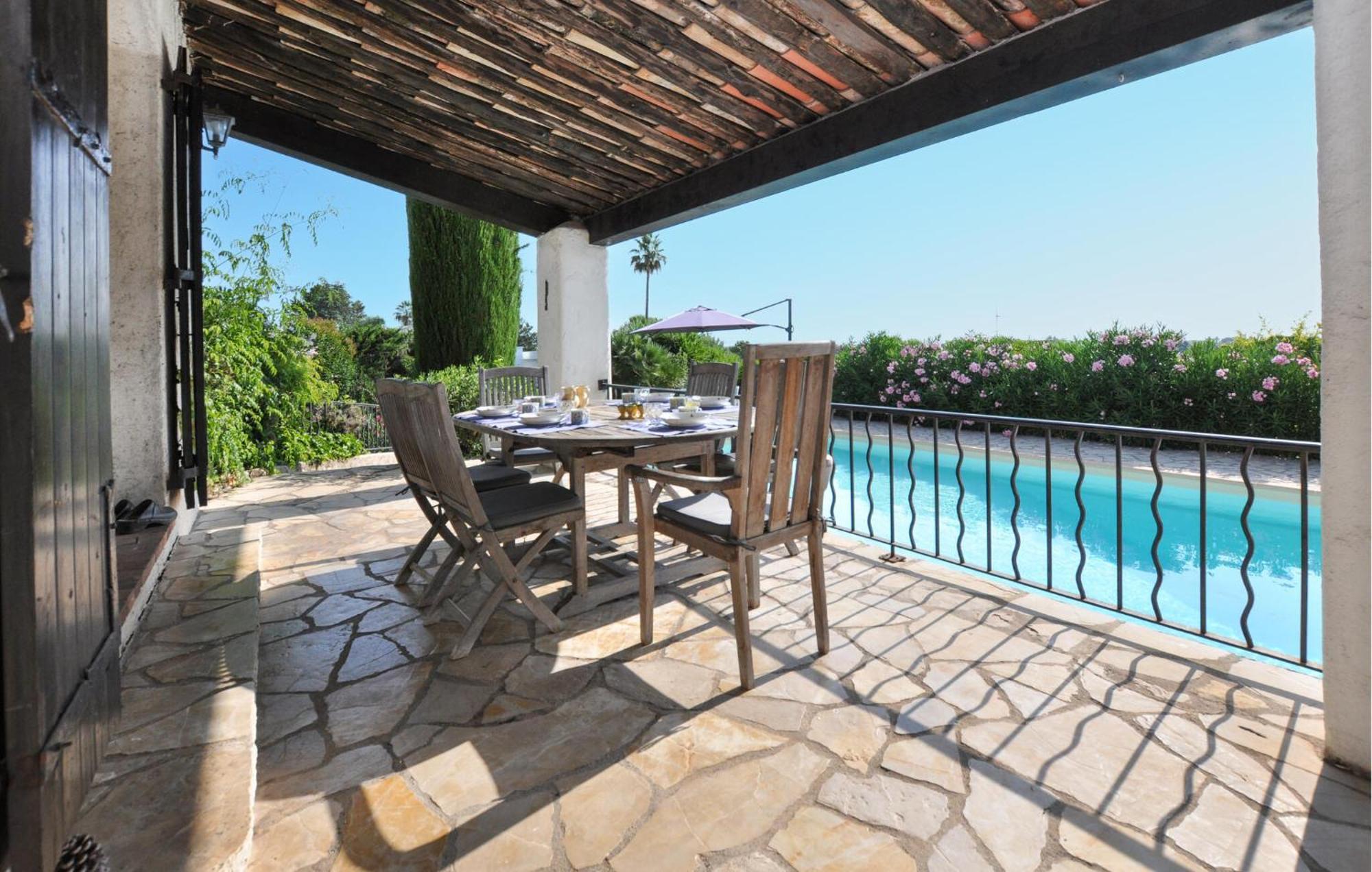 Holiday home In With Private Swimming Pool, Be Inside Or Outside Antibes