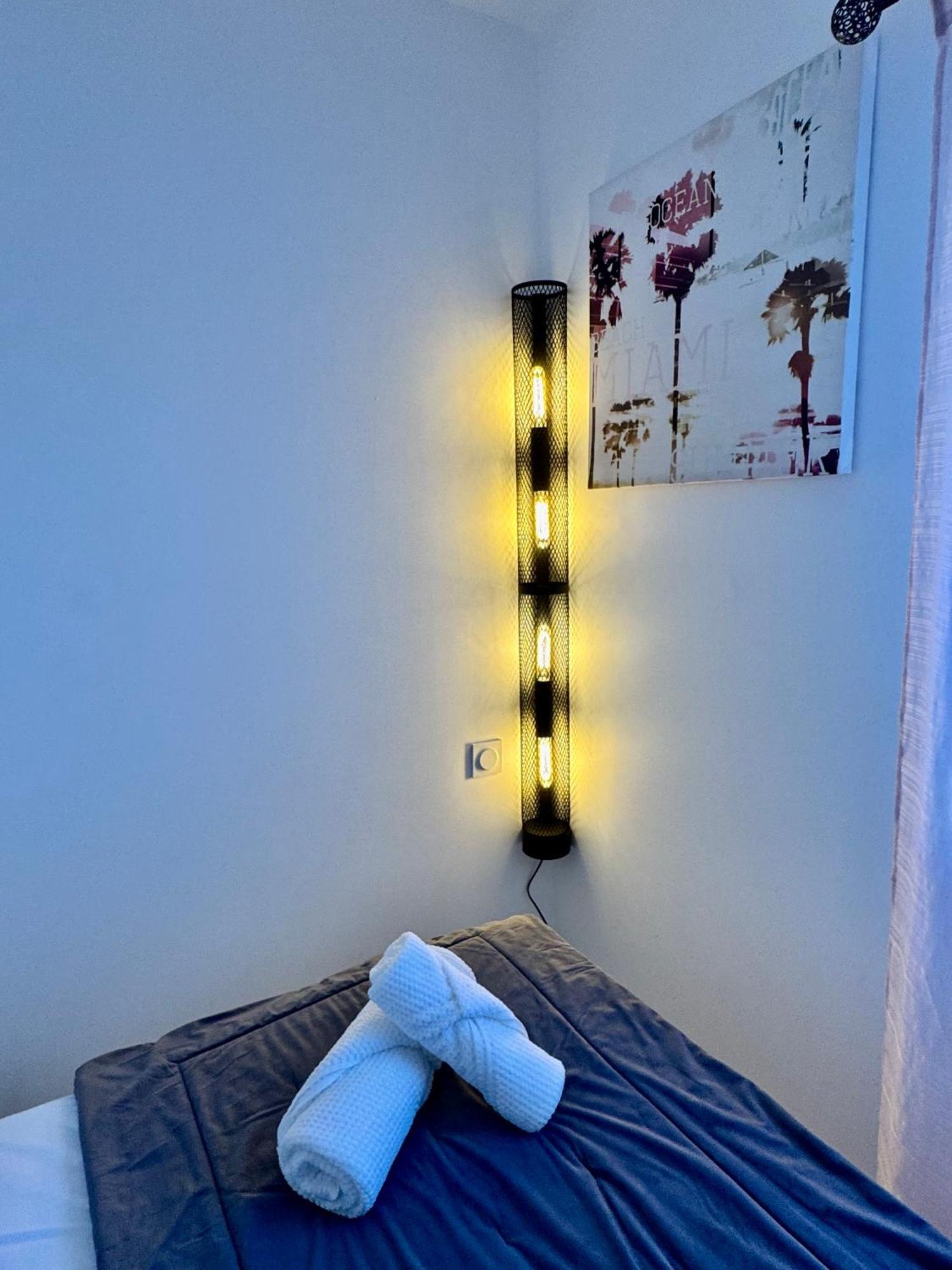 Appartement 2p Piscine - Parking - Vue -