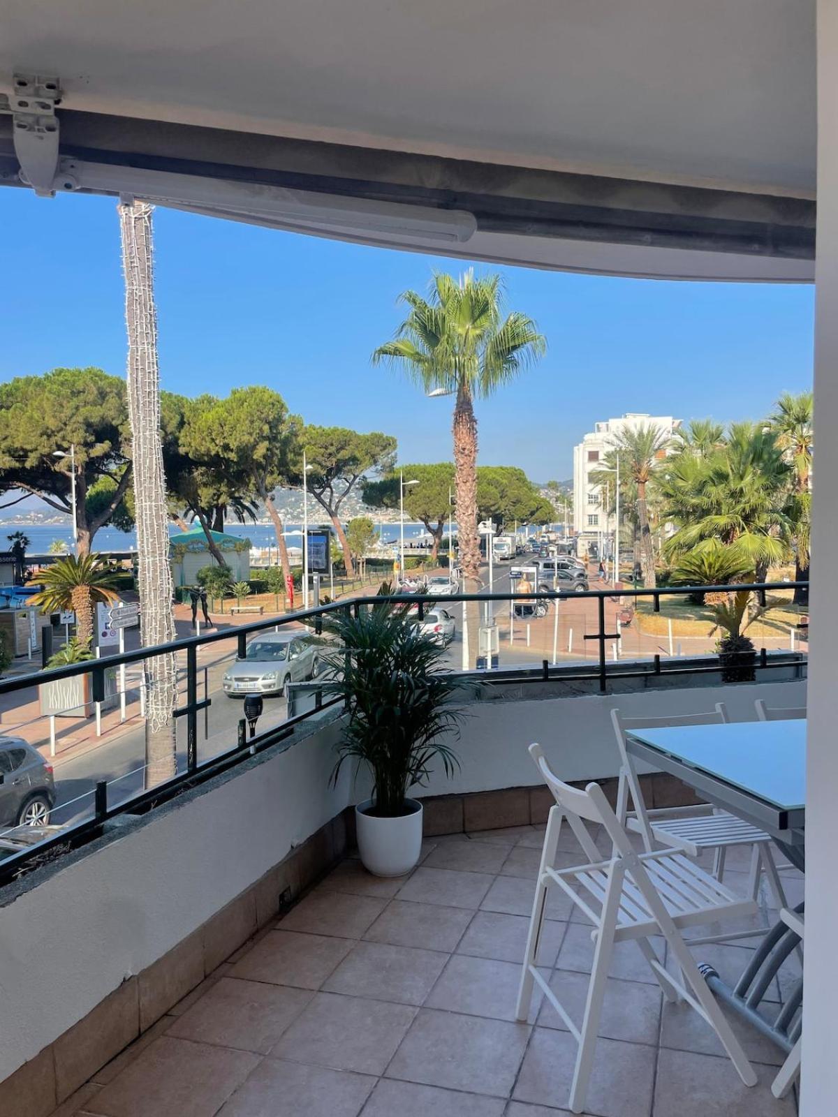 Apartment Face A La Et A 2 Pas Des Plages Juan Les Pins 'tout A Pied'