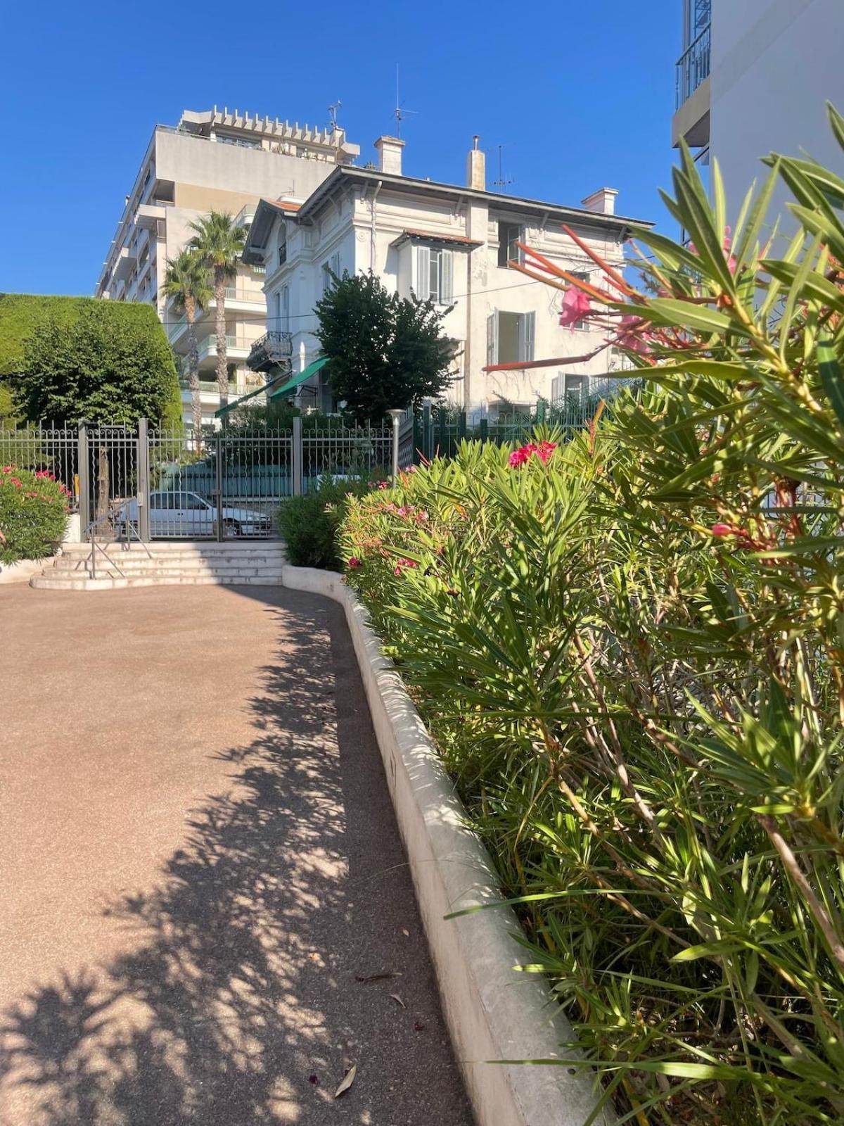 Face A La Et A 2 Pas Des Plages Juan Les Pins 'tout A Pied' * Antibes