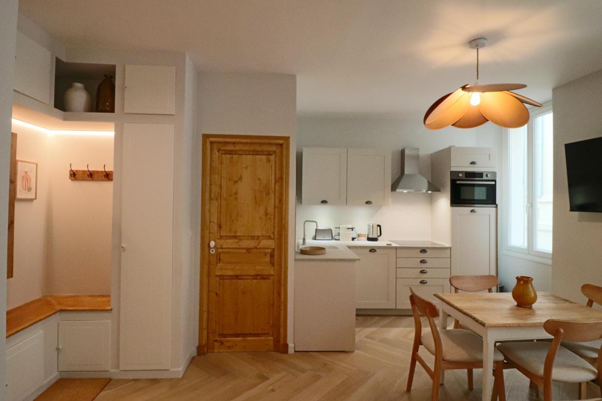 Apartment Sejour De Luxe Au Vieil & Proche Antibes