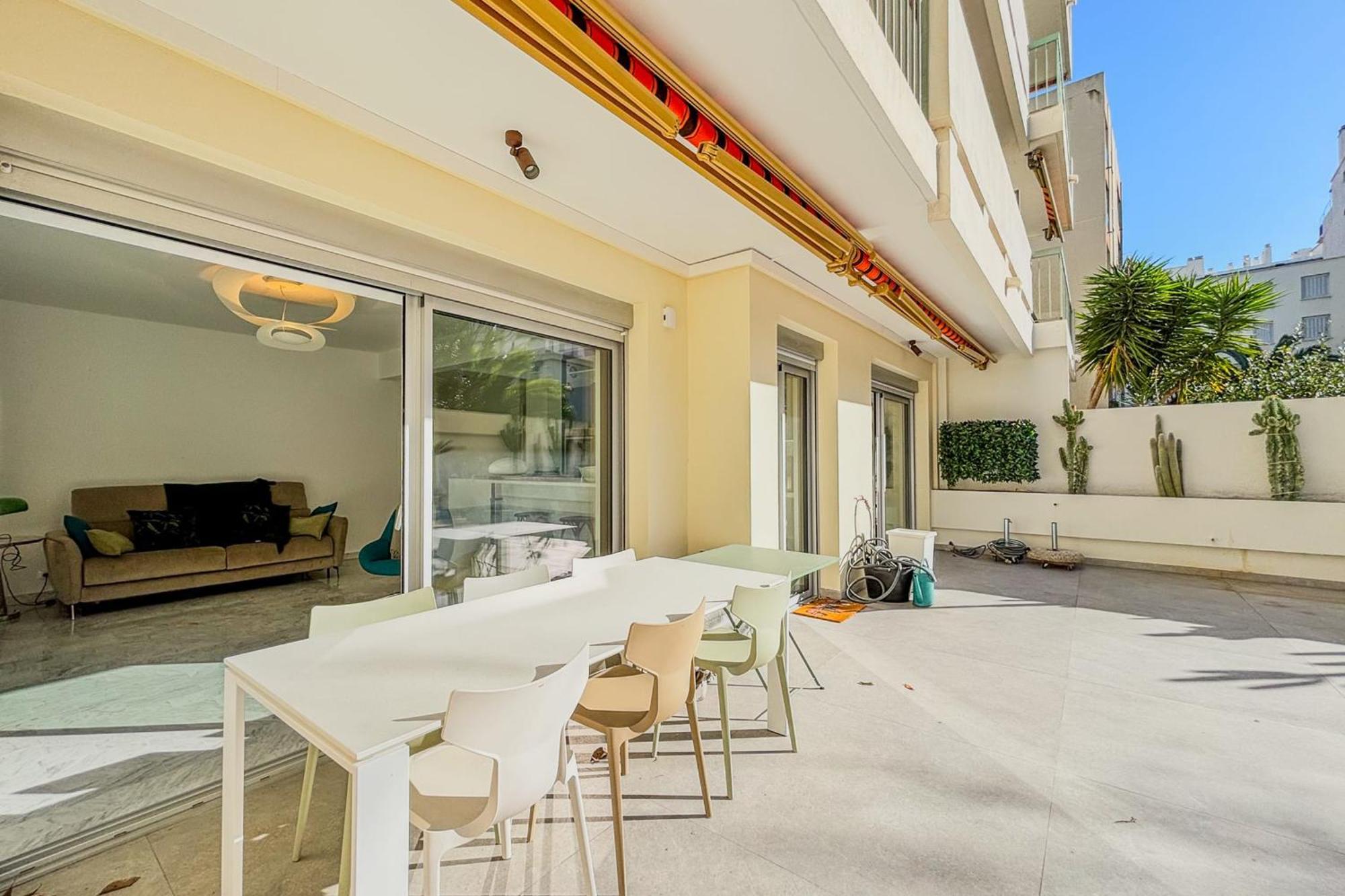2p Just Steps From Beaches