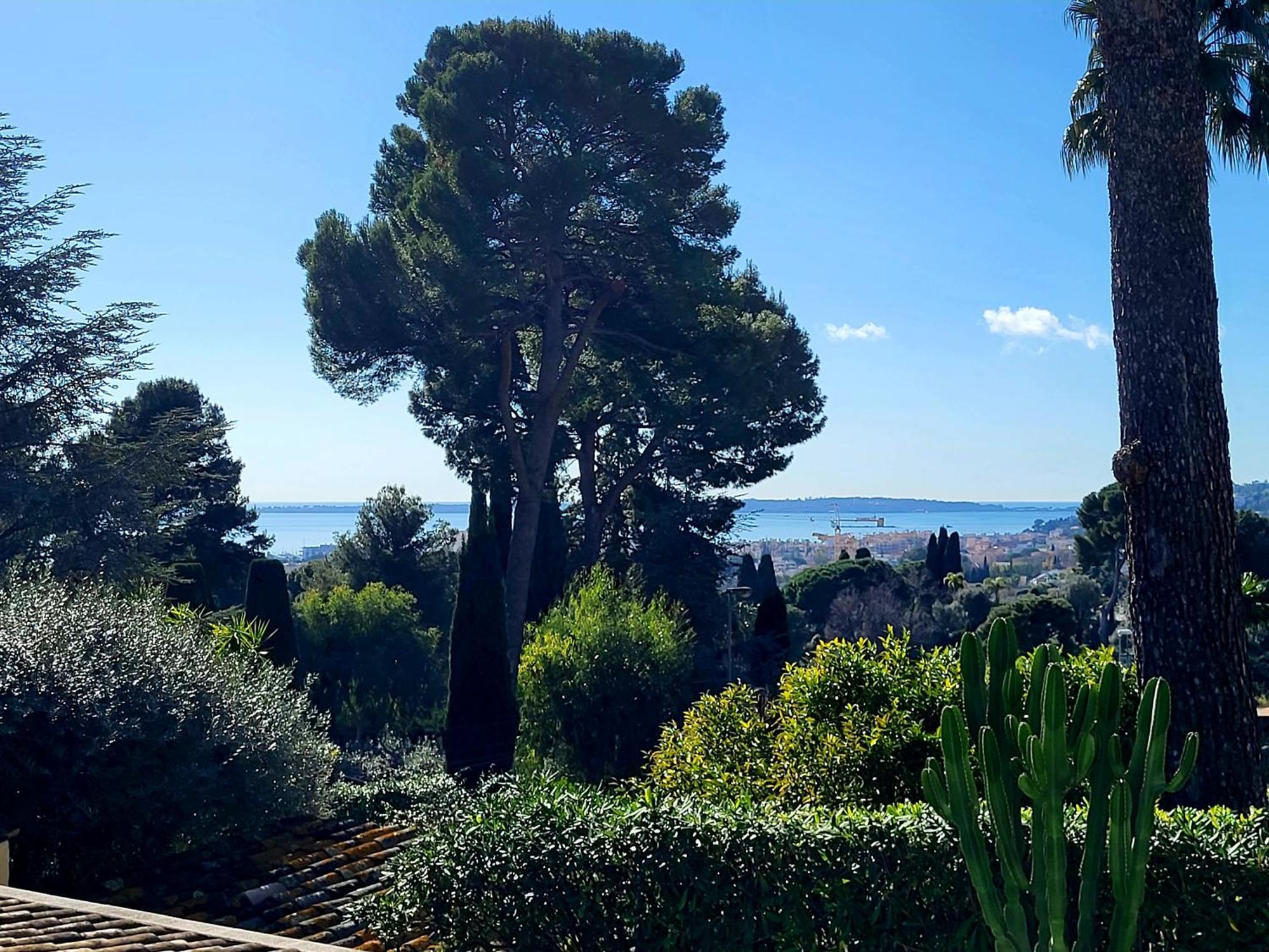 Vue A Classee 4 Etoiles-piscine Chauffee Antibes